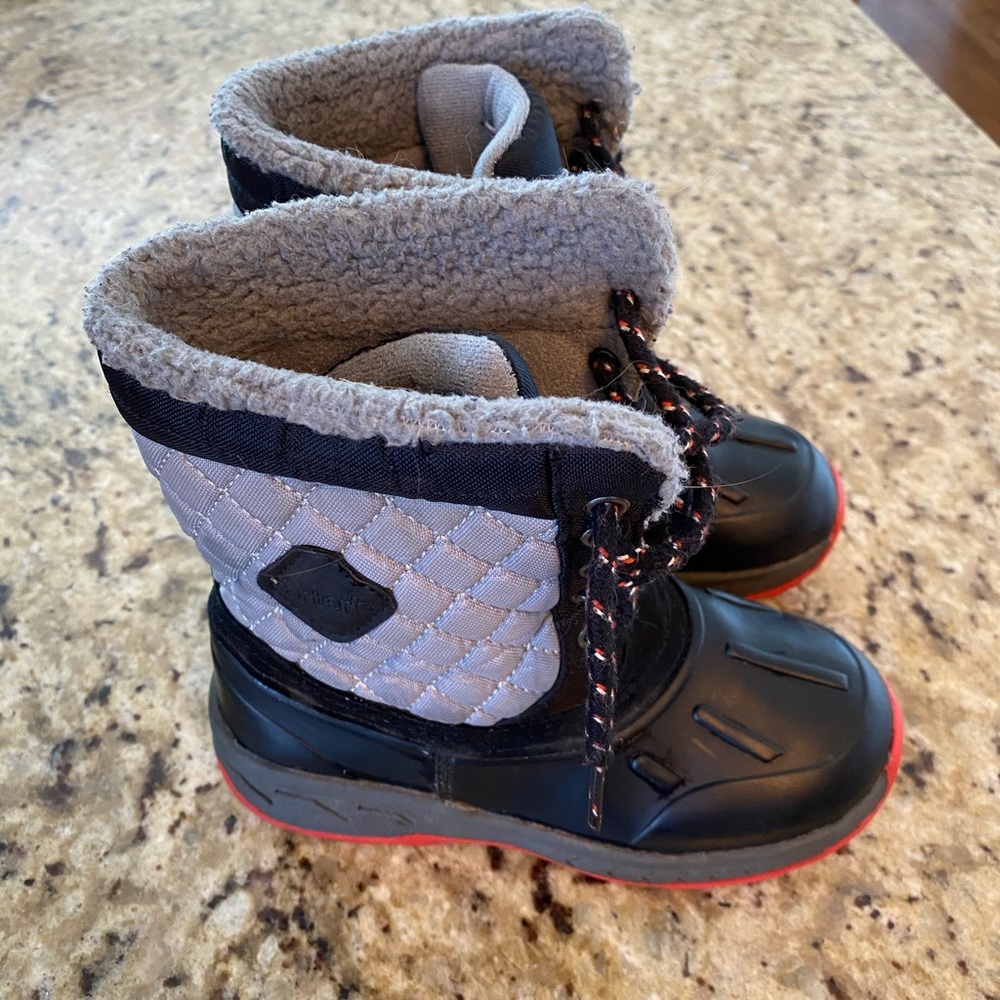 Boys snow boots